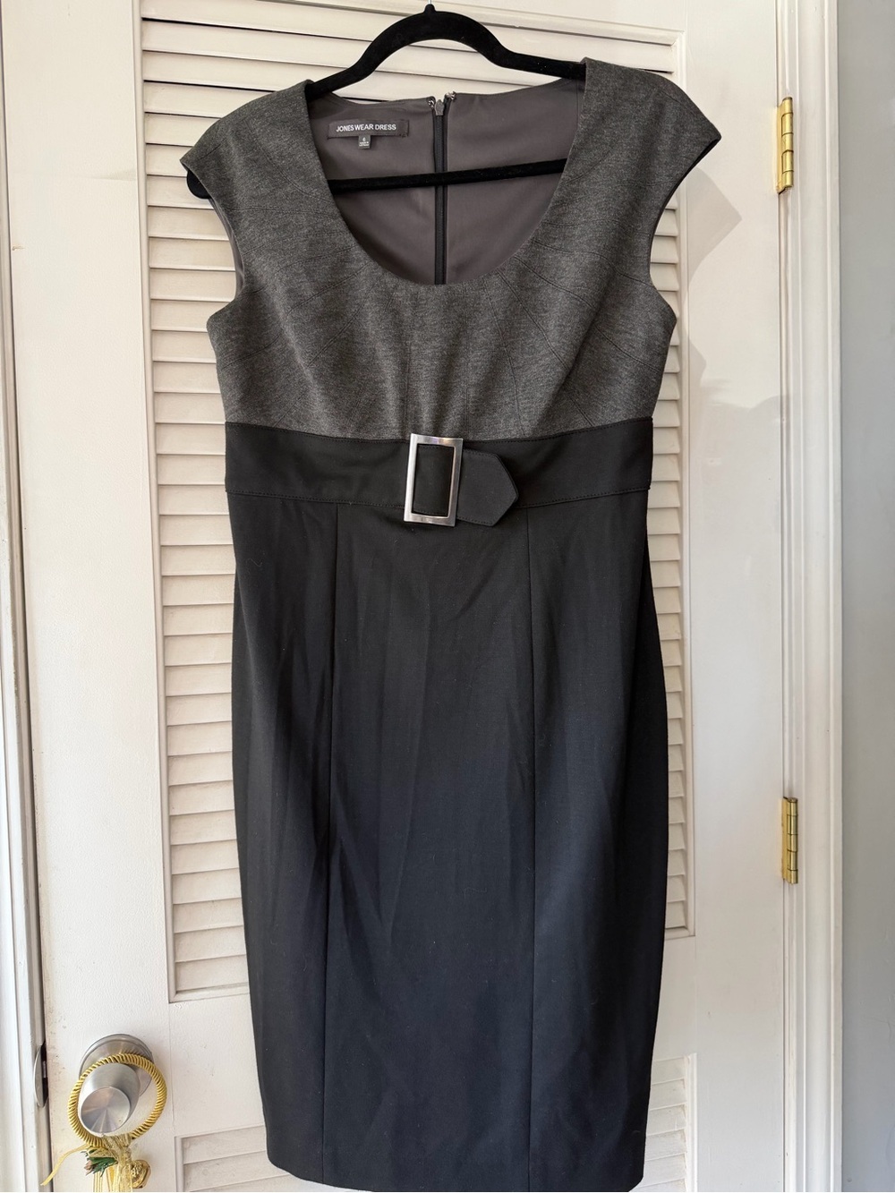Jones Wear Two-Tone Gray and Black Belted Sheath Dress